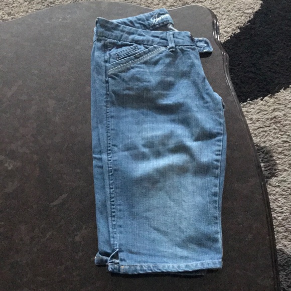 (Bundle of 3)Jeans and capris - Picture 4 of 8